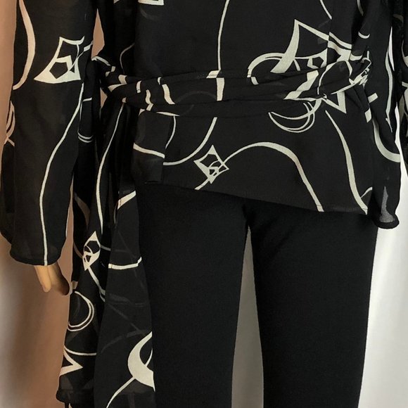 Lane Bryant Black & White Sheer Top Size 18/20 - Picture 7 of 9